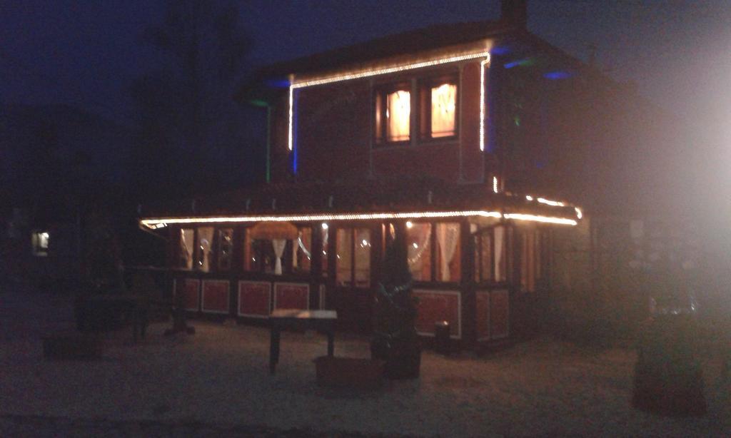 Chuchura Family Hotel Koprivştitsa Dış mekan fotoğraf