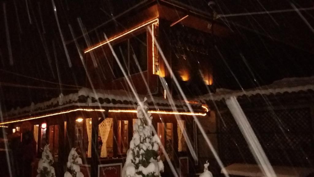 Chuchura Family Hotel Koprivştitsa Dış mekan fotoğraf